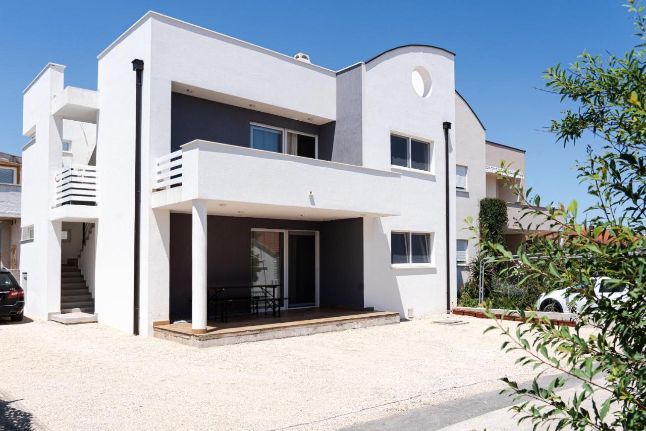 Station 22 - Brand New Apartment With A Terrace And Private Parking Vir Exterior foto