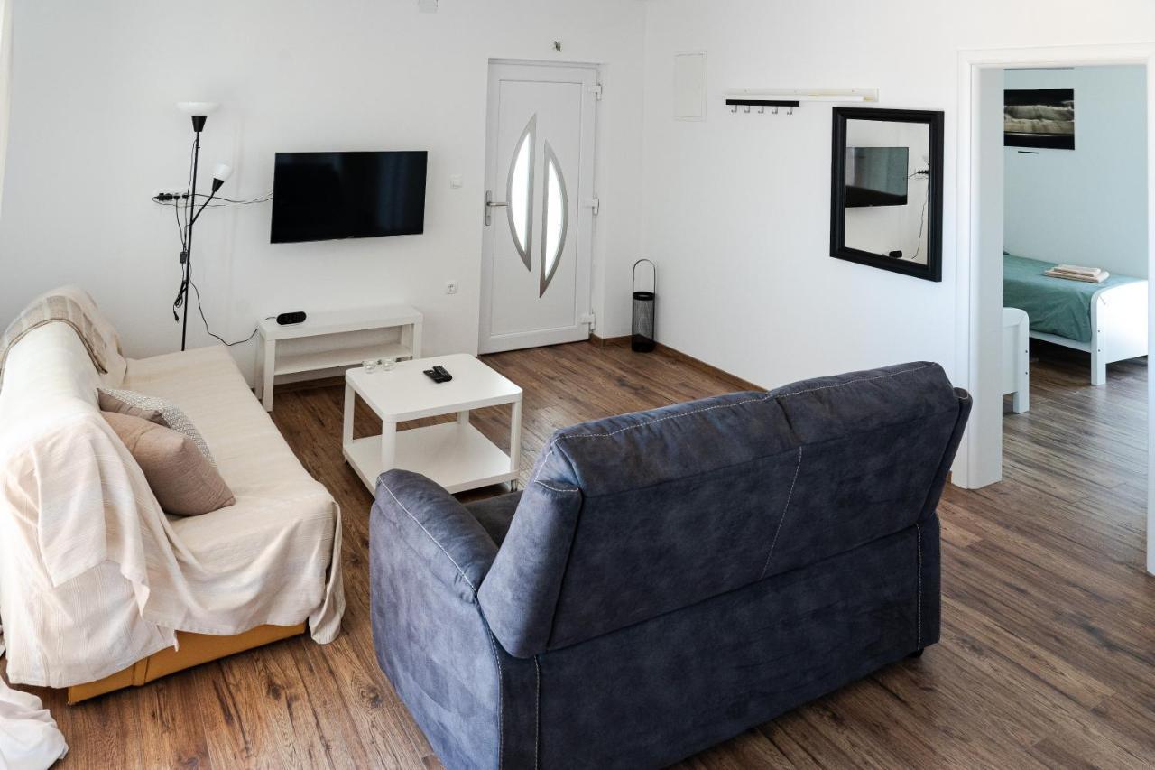 Station 22 - Brand New Apartment With A Terrace And Private Parking Vir Exterior foto