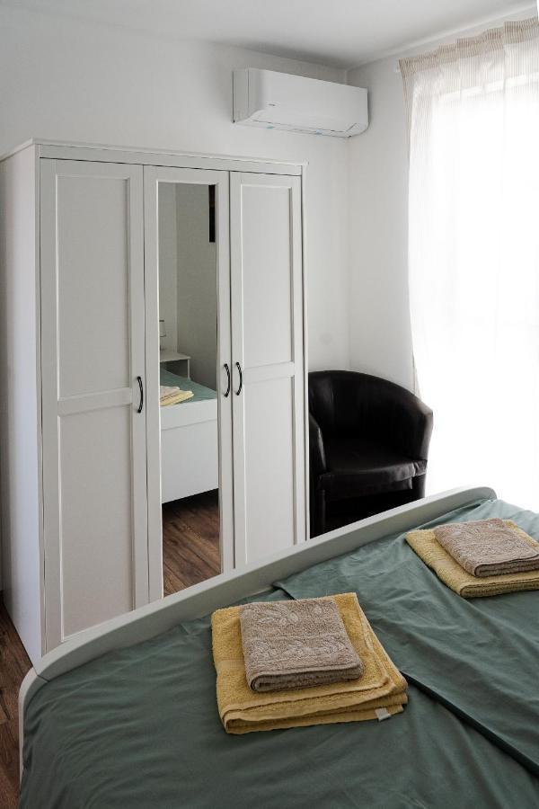 Station 22 - Brand New Apartment With A Terrace And Private Parking Vir Exterior foto