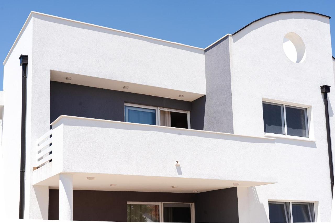 Station 22 - Brand New Apartment With A Terrace And Private Parking Vir Exterior foto