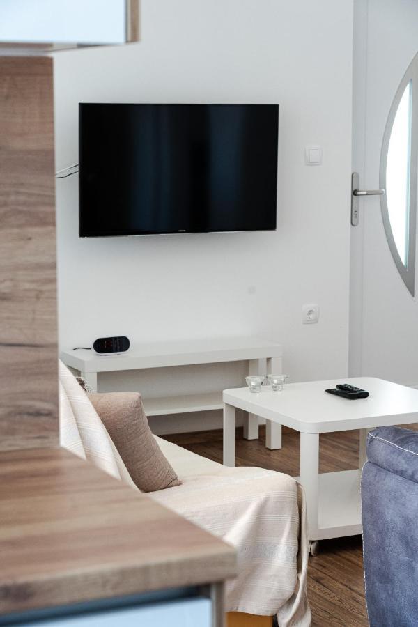 Station 22 - Brand New Apartment With A Terrace And Private Parking Vir Exterior foto
